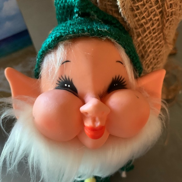 Vintage, CHRISTMAS ELF, Tagged Japan, GREEN burlap suit holding Christmas gift. - Picture 8 of 8